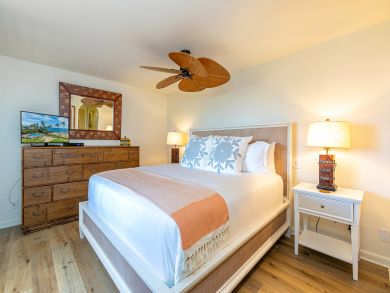 Kihei Oceanfront Two Bedroom Beach Vacation Condo Ocean View