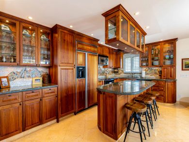 Kihei Oceanfront Two Bedroom Beach Vacation Condo Ocean View