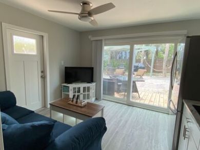 Vacation Condo 1 Bedroom Sleeps 4 Guests Beachfront Location With Pool