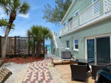 Vacation Condo 1 Bedroom Sleeps 4 Guests Beachfront Location With Pool