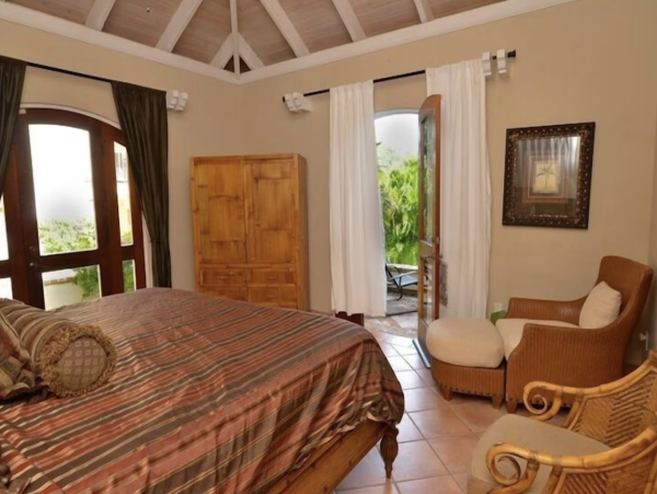 Breathtaking St. John Vacation Pool Home Sleeps 10 Guests