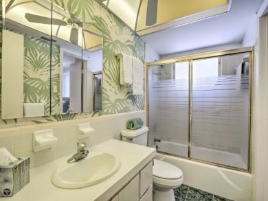 Canal Front 4 Bedroom Home with Private Caged Pool in Naples