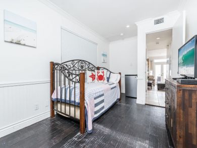 Newport Beach Oceanfront Four Bedrooms Single Family Home