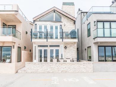 Newport Beach Oceanfront Four Bedrooms Single Family Home