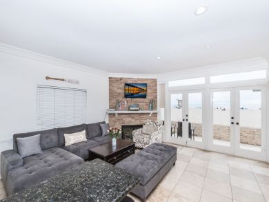 Newport Beach Oceanfront Four Bedrooms Single Family Home