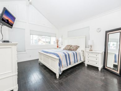 Newport Beach Oceanfront Four Bedrooms Single Family Home