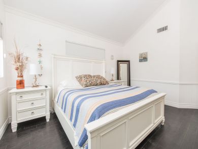 Newport Beach Oceanfront Four Bedrooms Single Family Home