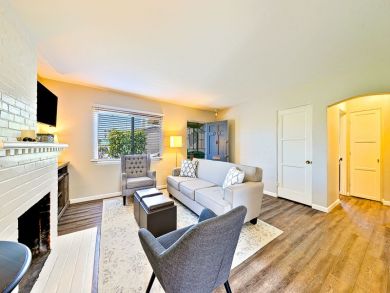 La Jolla Two Bedroom Vacation Cottage Walk to Beach Sleeps 5