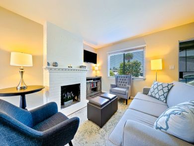 La Jolla Two Bedroom Vacation Cottage Walk to Beach Sleeps 5