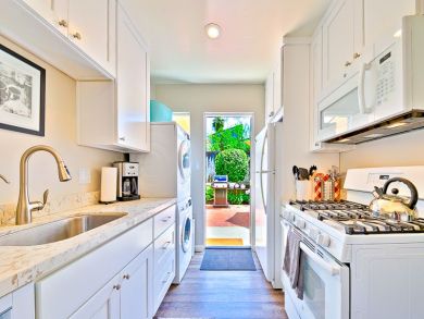 La Jolla Two Bedroom Vacation Cottage Walk to Beach Sleeps 5