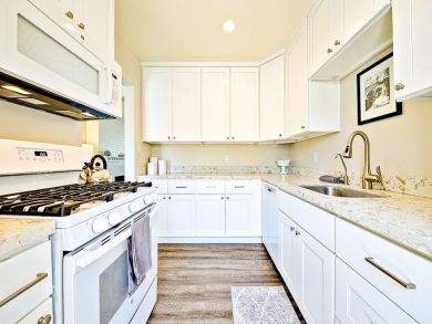 La Jolla Two Bedroom Vacation Cottage Walk to Beach Sleeps 5