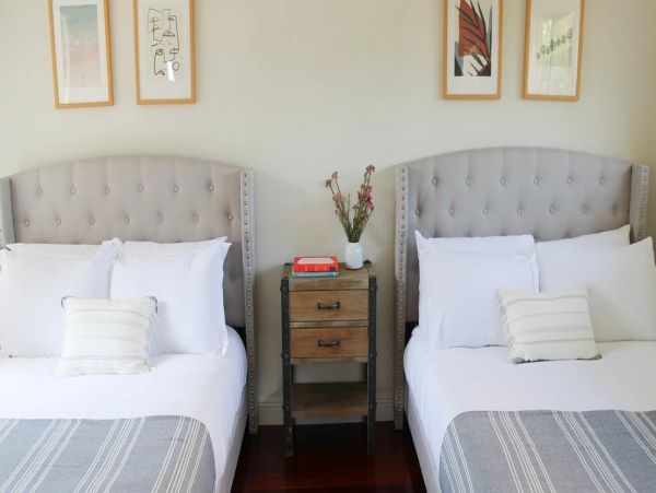 Ocean View Three Bedroom Vacation Home in Malibu Sleeps 8