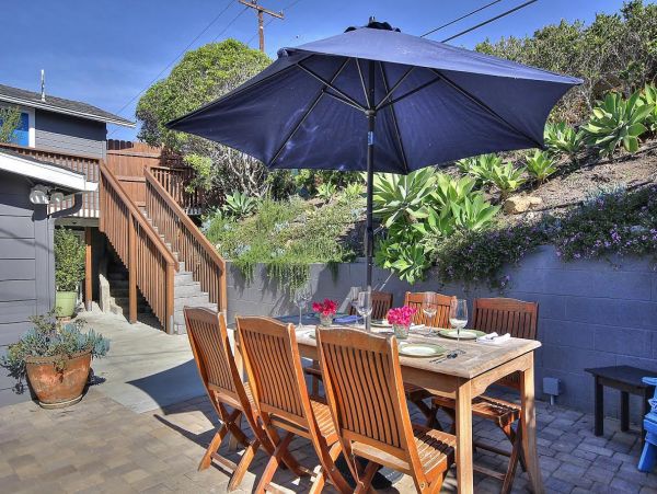 Santa Barbara Vacation Accommodation Walk to Beach Sleeps 6