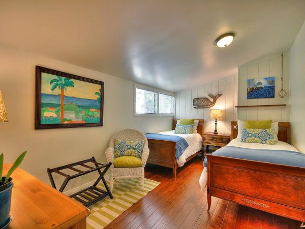 Santa Barbara Vacation Accommodation Walk to Beach Sleeps 6