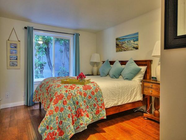 Santa Barbara Vacation Accommodation Walk to Beach Sleeps 6