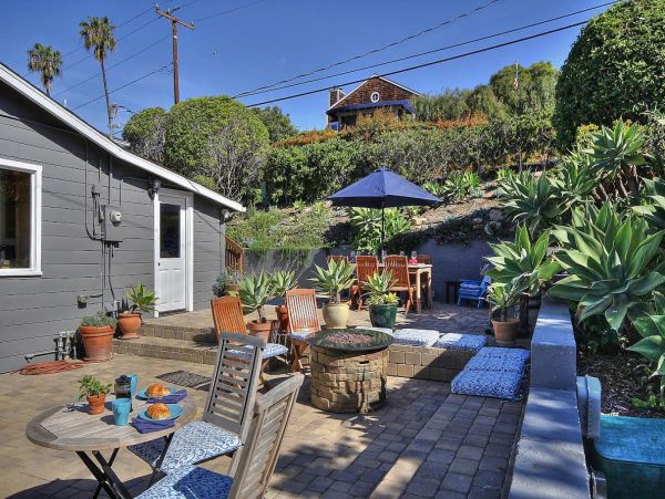 Santa Barbara Vacation Accommodation Walk to Beach Sleeps 6