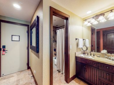 Beaver Creek Ski in Ski Out Vacation Condo Sleeps 8 Guests Beaver Creek Ski in Ski Out Vacation Condo Sleeps 8 Guests