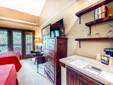 Beaver Creek Ski in Ski Out Vacation Condo Sleeps 8 Guests Beaver Creek Ski in Ski Out Vacation Condo Sleeps 8 Guests