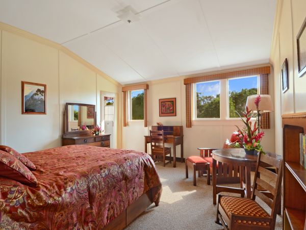 Koloa Oceanfront Four Bedroom Vacation Home Sleeps 8