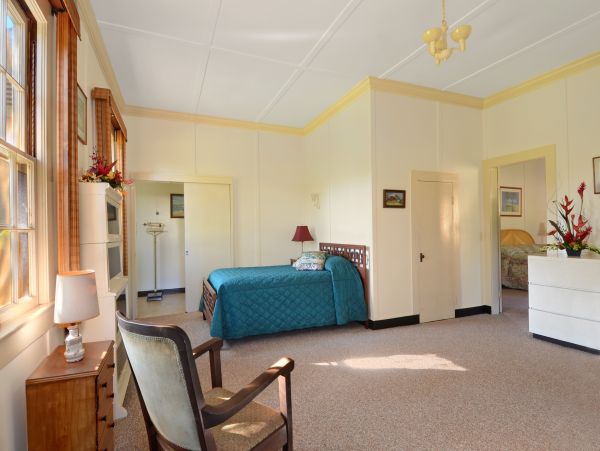 Koloa Oceanfront Four Bedroom Vacation Home Sleeps 8