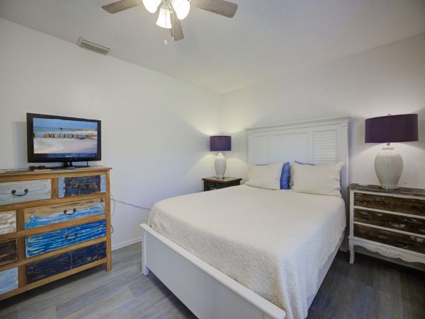 2 Bedroom Sanibel Vacation Pool Home Sleeps Six Guests
