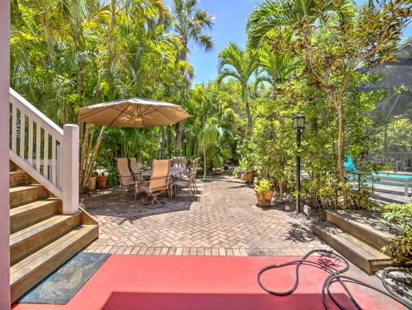 2 Bedroom Sanibel Vacation Pool Home Sleeps Six Guests