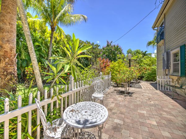 2 Bedroom Sanibel Vacation Pool Home Sleeps Six Guests