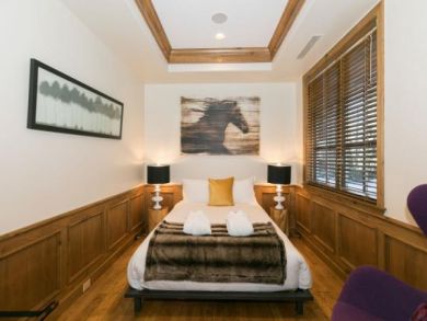 Elegant Ground Floor 2 Bedroom Plus Den Beaver Creek Rental