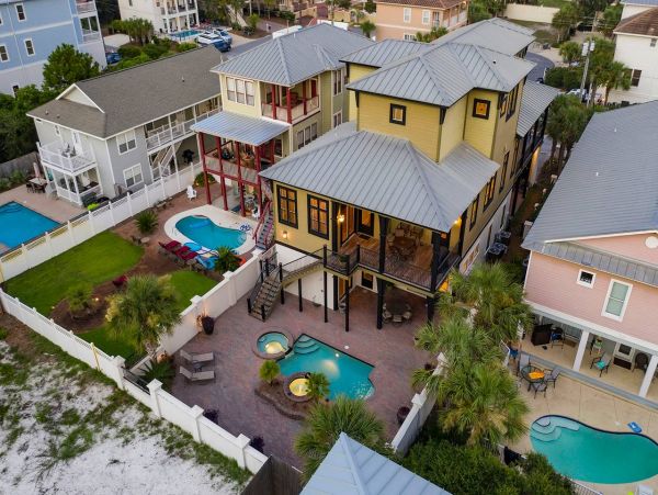 Miramar Beach Just Steps from The Gulf of Mexico Sleeps 18