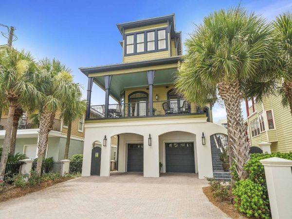 Miramar Beach Just Steps from The Gulf of Mexico Sleeps 18