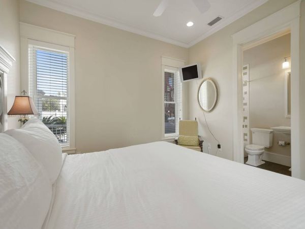 Miramar Beach Just Steps from The Gulf of Mexico Sleeps 18
