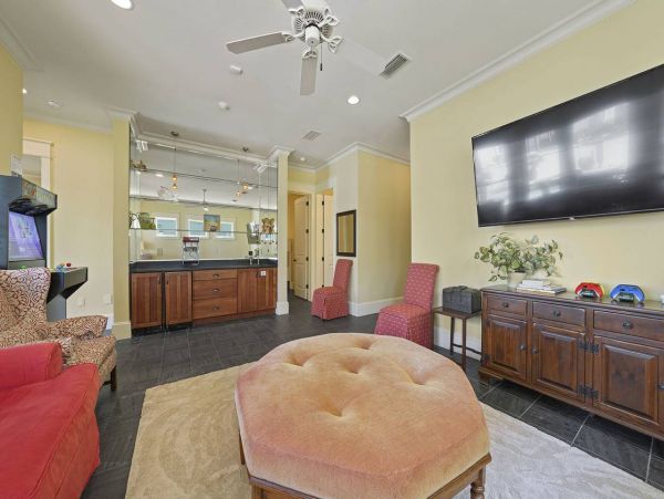 Miramar Beach Just Steps from The Gulf of Mexico Sleeps 18