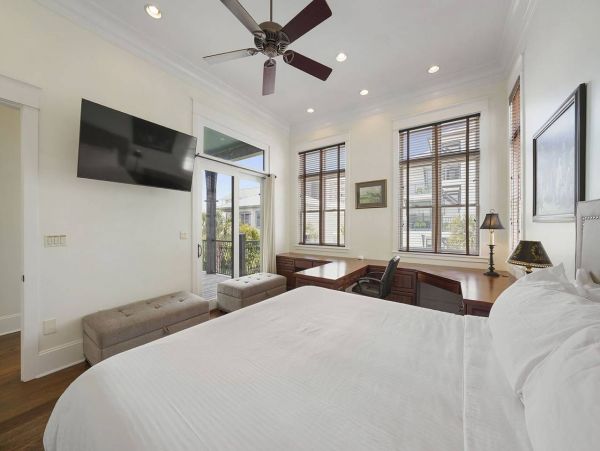 Miramar Beach Just Steps from The Gulf of Mexico Sleeps 18