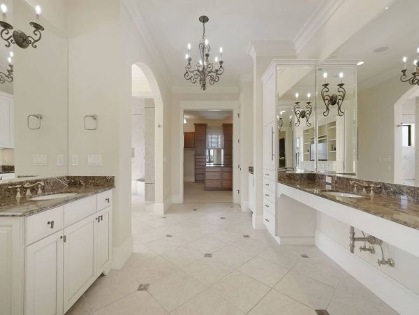 Miramar Beach Just Steps from The Gulf of Mexico Sleeps 18