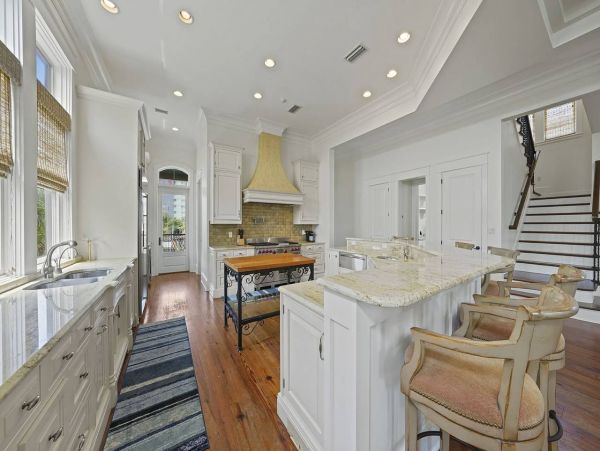 Miramar Beach Just Steps from The Gulf of Mexico Sleeps 18