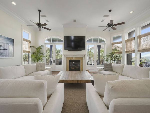 Miramar Beach Just Steps from The Gulf of Mexico Sleeps 18