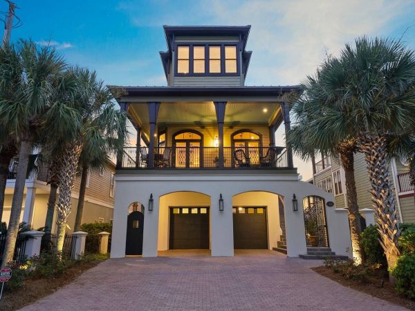 Miramar Beach Just Steps from The Gulf of Mexico Sleeps 18