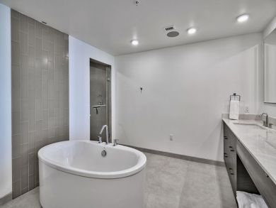 Penthouse Four Bedroom Vacation Condo in Destin.
