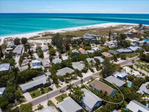 Anna Maria 3 Bedroom Cottage with Private Pool