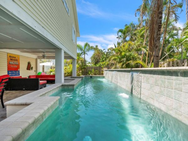Anna Maria 3 Bedroom Cottage with Private Pool