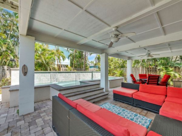 Anna Maria 3 Bedroom Cottage with Private Pool