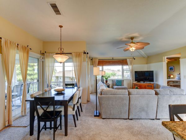 Top Floor All One Level 3 Bedroom Unit with Community Pool