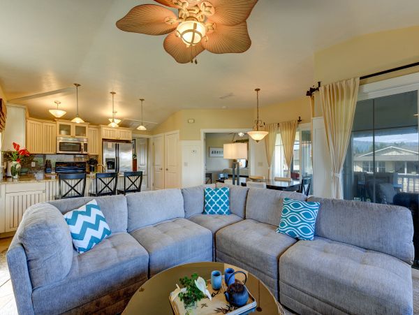 Top Floor All One Level 3 Bedroom Unit with Community Pool