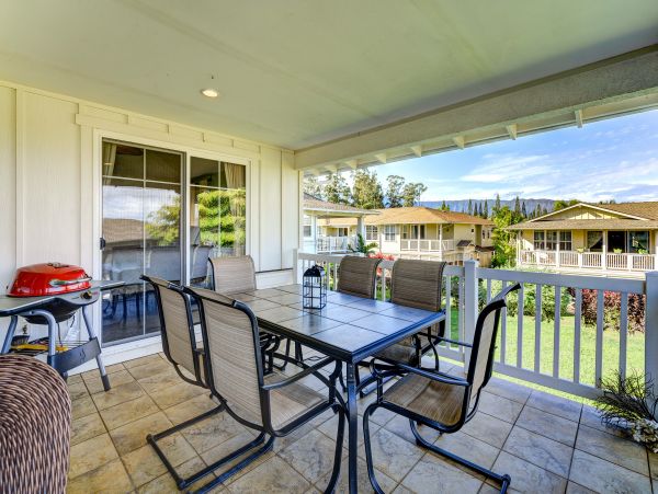 Top Floor All One Level 3 Bedroom Unit with Community Pool