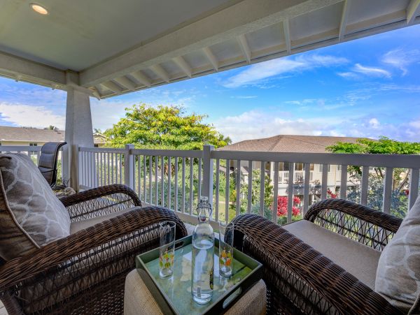 Top Floor All One Level 3 Bedroom Unit with Community Pool