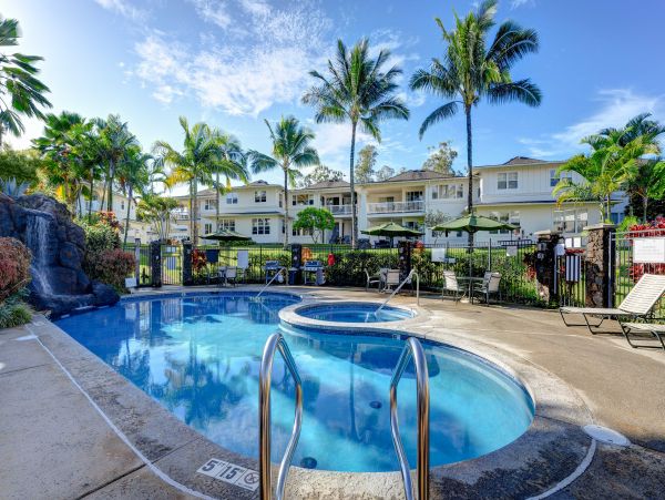 Top Floor All One Level 3 Bedroom Unit with Community Pool