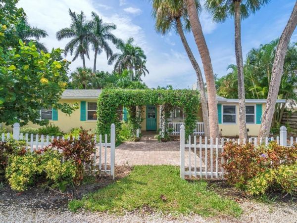 Stroll To Beach 3 Bedrooms Private Pool - additional view, photo 5