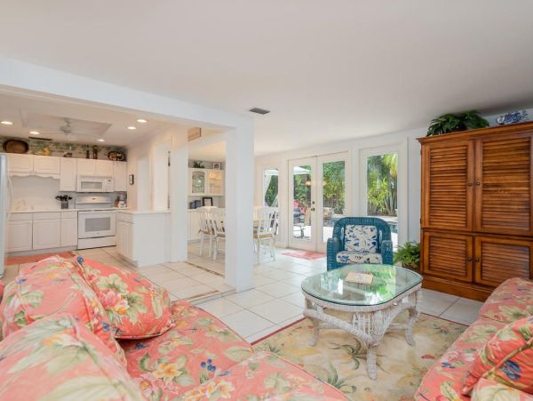 Stroll To Beach 3 Bedrooms Private Pool