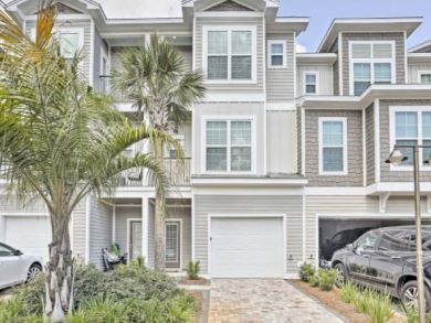 Pristine 4 Bedroom Townhouse Walk One Block to Beach