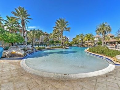 Four Bedroom Home with Communal Pool & Spa Sleeps 12 Guests